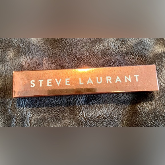 NWT Steve Laurant Velvet Matte Lipstick. Color “ royalty” Retails $31 + tax - Picture 2 of 4